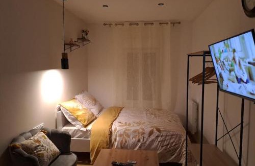 Oasis - Maroc Apartment | Sweet/Circuit 24h/Moto GP/Antares/Oasis - centre des expositions/Boulerie Jump
