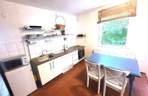 Svabhegy Apartment | Sweet home in Budapest with view to the Buda hills and private parking