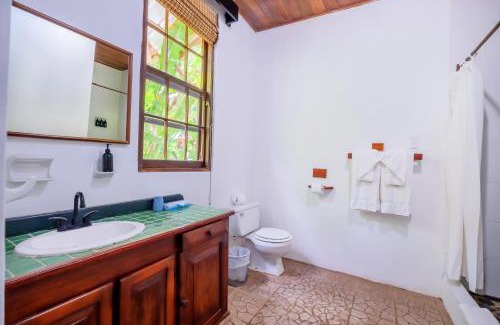 Negroman Cabin | Sweet Songs Jungle Lodge