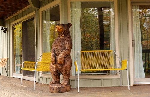 Pocono Pines Apartment | Sweet William A Lake Naomi Chalet Membership
