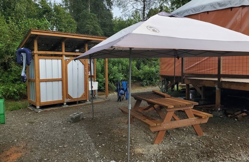 Nikiski Cabin | Sweet yurt on beautiful Nikiski lake