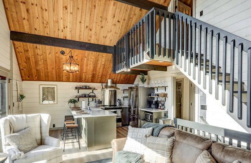 Hummelstown Cabin | Sweetest Cabin Only 13 Minutes from Hershey!