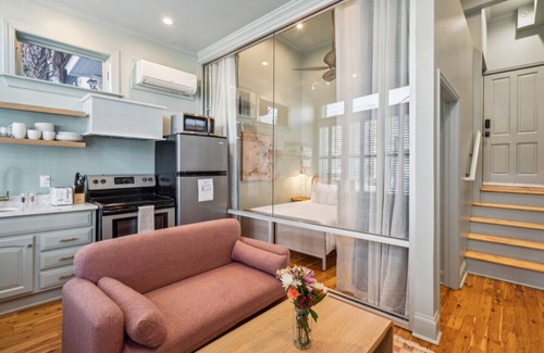 Westside Apartment | Sweetgrass Suite - Walk to King