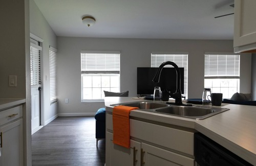 Fort Myers Apartment | SWFL Gem! 2/2 Third Floor in Great Location! Close to Everything!
