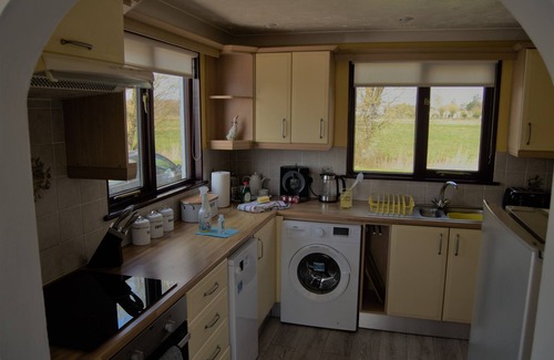 Irstead Cottage | Swift Cottage - three bedroom waterside Cottage - Sleeps 6