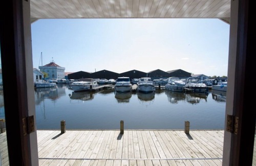 Irstead Cottage | Swift Cottage - three bedroom waterside Cottage - Sleeps 6