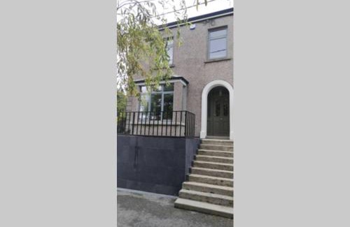 Galway House | Swimmers Rest 200 meters from the Beach in Salthill