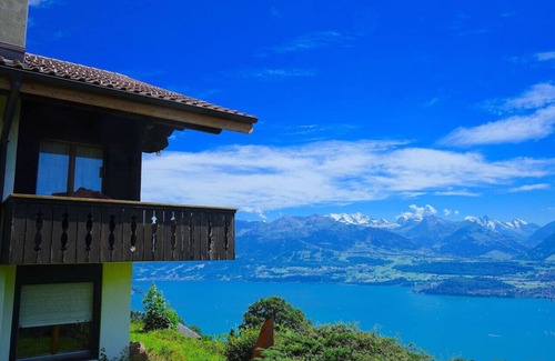 Aeschlen ob Gunten Ski Chalet | SwissHut Stunning Views Alps & Lake - Chalet Antara