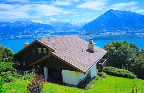 Aeschlen ob Gunten Ski Chalet | SwissHut Stunning Views Alps & Lake - Chalet Antara