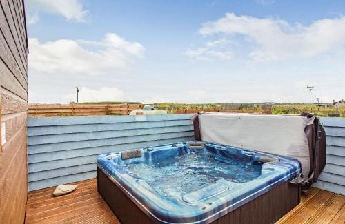 Mey House | Swona