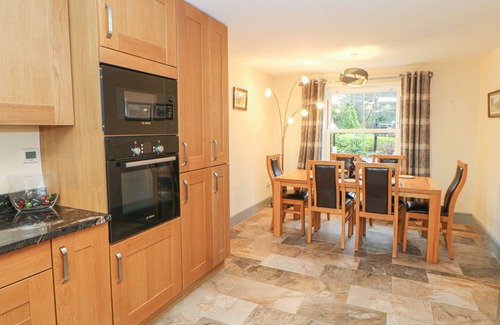 Hutton Rudby Cottage | SYCAMORE COTTAGE, pet friendly, with a garden in Hutton Rudby