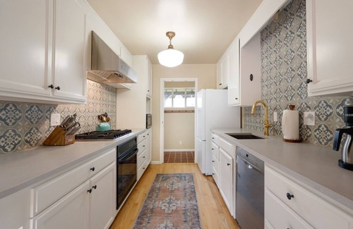 Hatton Fields House | Sycamore Place - Carmel House - Beach, Shops, Restaurants, Big Sur (plus pool table and hot tub!)
