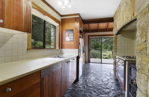 Woodford House | Sydney View - 70km from Sydney; 1000km from care!