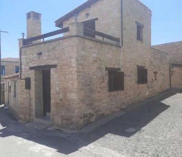 Anogyra House | Symela's Nest