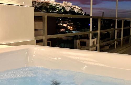 Plaka Apartment | Syntagma Spa with Acropolis View