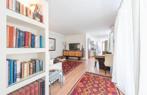 Plaka Apartment | Syntagma Spa with Acropolis View