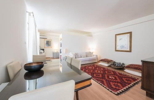 Plaka Apartment | Syntagma Spa with Acropolis View
