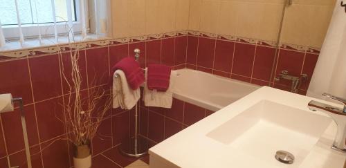 Tapolca House | Tópart Apartman