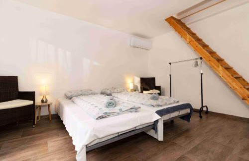 Szanazug Apartment | Tölgyes Üdülő