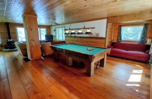 Aylen Lake Cottage | T&A Hideaway - Beautiful wood cottage on the edge of Algonquin Park