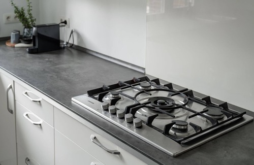 Kinrooi House | T Hovenshuis is een Sfeervolle Ingerichte Woning met Tuin op 1km van de Maas