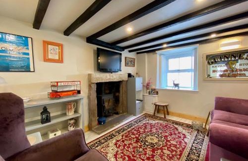 Bonsall House | T'owd Man's Cottage