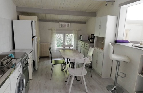 Aix-en-Provence House | T2 50m² (sleeps 4) + swimming pool on 8600 m² estate, near Aix en Provence