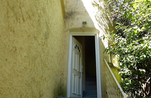 Aix-en-Provence House | T2 50m² (sleeps 4) + swimming pool on 8600 m² estate, near Aix en Provence