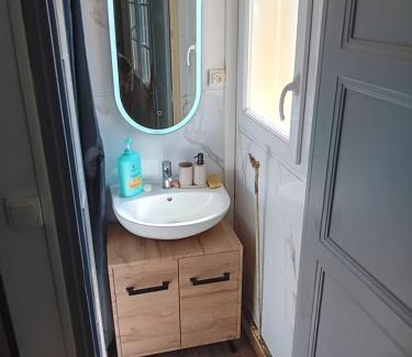 Alencon Apartment | T2 cosy plénitude h24 wifi parking gratuit Netflix