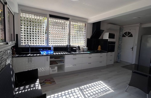 La Riviere Saint-Louis Apartment | T2 in private residence with air conditioning