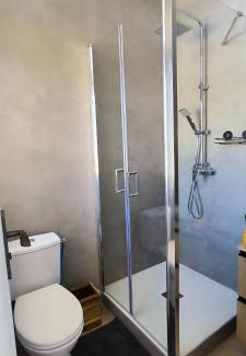 Centre-Ville Apartment | T2 neuf, climatisé - Hyper centre de Saint-Pierre, mer 4 minutes a pied