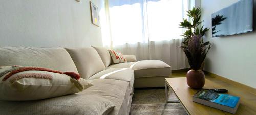 Centre-Ville Apartment | T2 neuf, climatisé - Hyper centre de Saint-Pierre, mer 4 minutes a pied