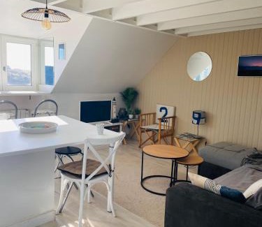 Dinard Apartment | T2 - T3 Vue exceptionnelle - Centre ville de Dinard