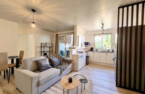 Sainte-Clotilde Centre Apartment | T2 – Valériane* - 45 m² - Sainte-Clotilde