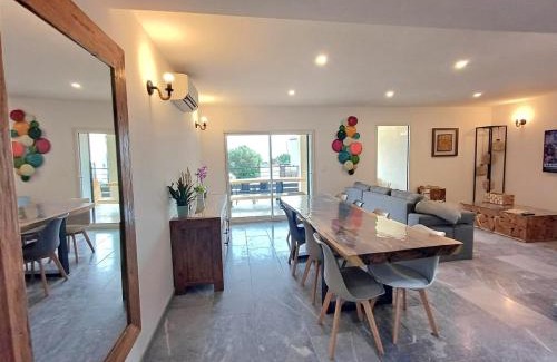 La Ciotat Apartment | T3, 8 couchages, grande terrasse, vue mer, parking privé
