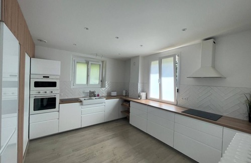 Dijon House | T5 family house with jacuzzi near Dijon center 20 min walk