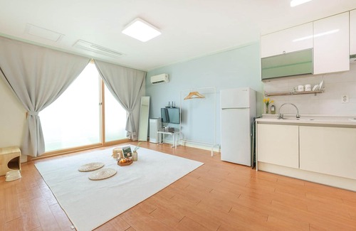 Wonbuk House | Taean Minoseu Pet Pension