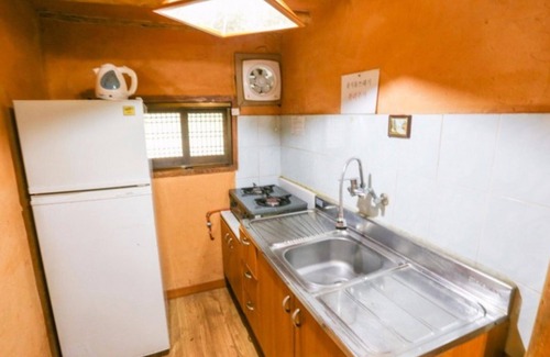Taean House | Taean Yetjip Hwangtobang Pension