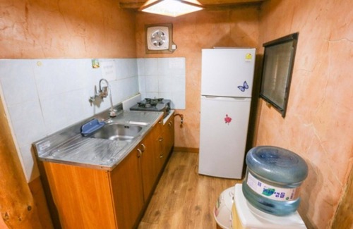 Taean House | Taean Yetjip Hwangtobang Pension