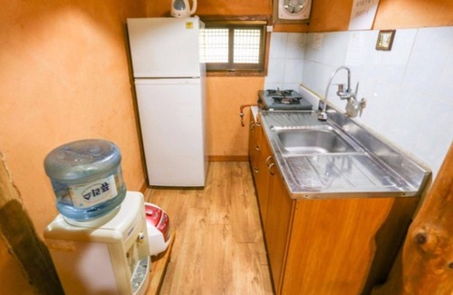 Taean House | Taean Yetjip Hwangtobang Pension