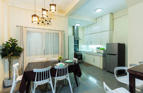 Tagaytay House | Tagaytay Overlooking Taal, Fast Wi-Fi, Free Parking