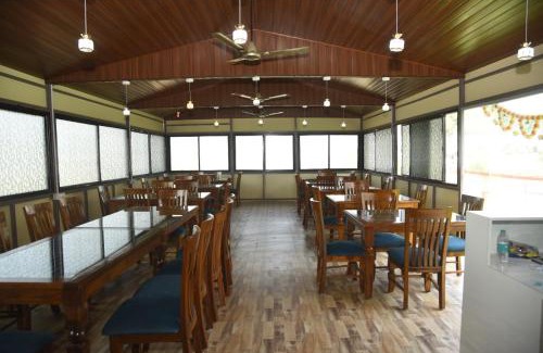 Thakursai Hotel | Taha Family Resort