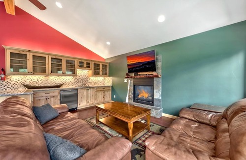 Tahoe Keys House | Tahoe Keys Traditions - Hot Tub, BBQ, Pet Friendly