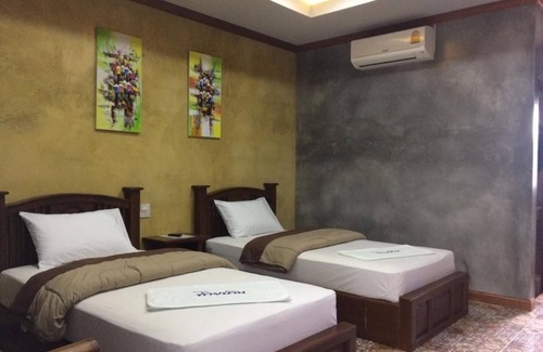 Phanom Sarakham Hotel | Tai Baan Resort