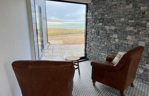 Harris Cottage | TAIGH RONA, pet friendly, with a garden in Tarbert Isle Of Harris