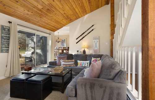 Eagle-Vail House | Take a Getaway with the Whole Family, Including the Dog! 4BR Home, Hot Tub and Mountain Views
