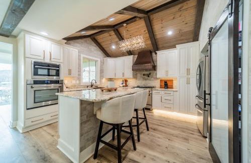 Denver House | Take it to the Bank by AvantStay New Pool Hot Tub Sleeps 16