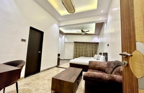 Pimpri - Chinchwad Hotel | TAKHT- Executive Suites and Rooms