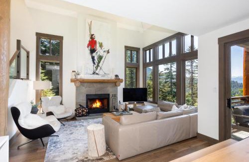 Nordic Estates House | Taluswood The Heights 13 | Luxury Mountainside Townhome: Ski Access, Private Hot Tub, Views, Garage