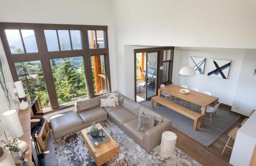 Nordic Estates House | Taluswood The Heights 13 | Luxury Mountainside Townhome: Ski Access, Private Hot Tub, Views, Garage